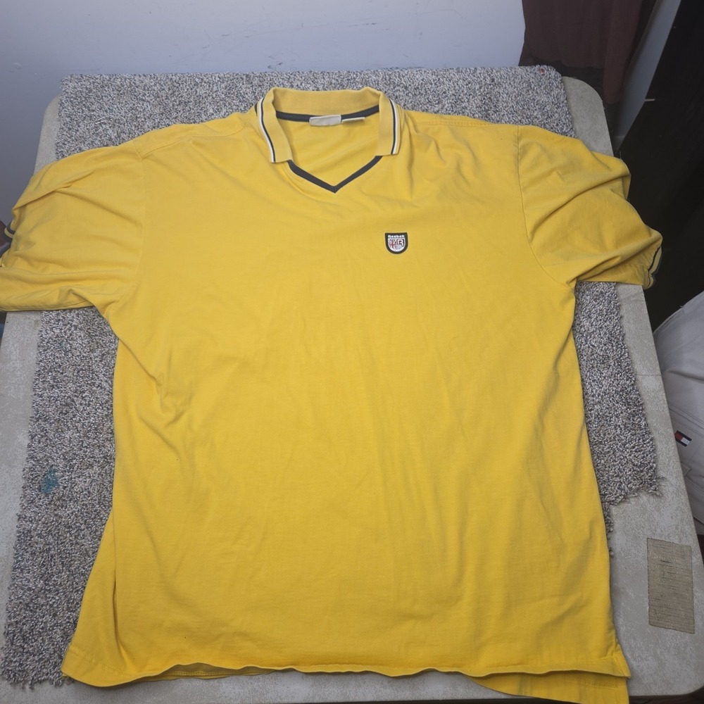 Reebok Classic Mens XL Yellow V-Neck Short Sleeve Shirt Vintage‎ Cotton Logo